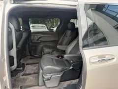 2021 Toyota Sienna 2.5L Hybrid Luxury — фото 8