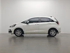 2021 Honda Fit 1.5L CVT, белый — фото 10