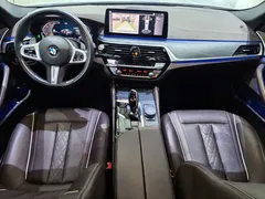 2022 BMW 5 Series 530Li Leading M Sport Package, белый — фото 5