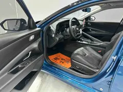 2022 Hyundai Elantra 1.5L CVT LUX Premium, синий — фото 7