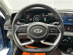 2022 Hyundai Elantra 1.5L CVT LUX Premium, синий — фото 11