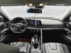 2022 Hyundai Elantra 1.5L CVT LUX Premium, синий — фото 13