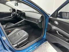 2022 Hyundai Elantra 1.5L CVT LUX Premium, синий — фото 19