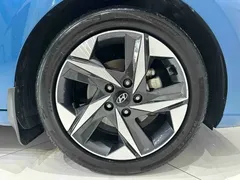 2022 Hyundai Elantra 1.5L CVT LUX Premium, синий — фото 20
