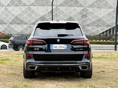 2022 BMW X5 40Li Premium M Sport Package, чёрный — фото 11