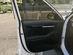 2023 Kia Seltos 1.5L CVT Luxury, белый — фото 6