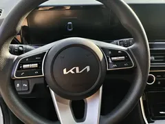 2023 Kia Seltos 1.5L CVT Luxury, белый — фото 9