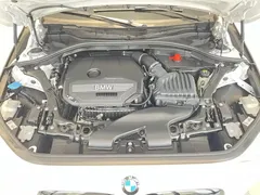 2021 BMW 1 Series 1 120i M, белый — фото 13