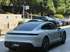 2020 Porsche Taycan, белый — фото 5