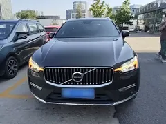2022 Volvo XC60 4WD Luxury — фото 3