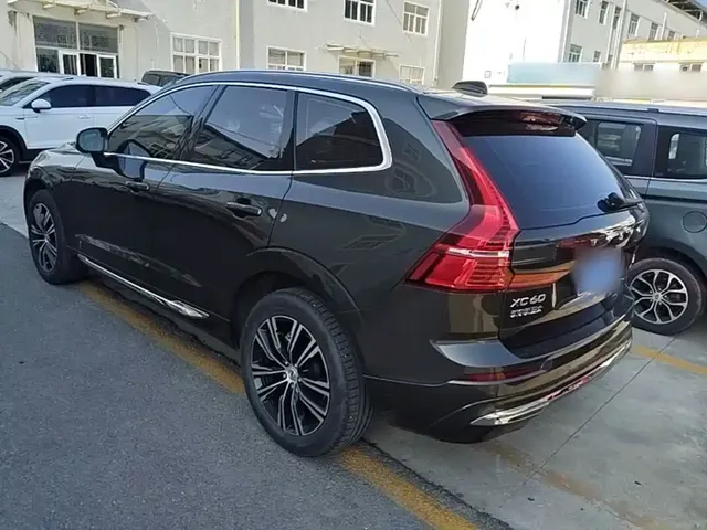 2022 Volvo XC60 4WD Luxury