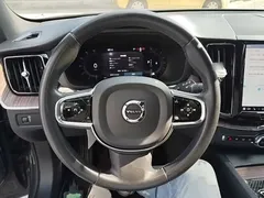 2022 Volvo XC60 4WD Luxury — фото 11