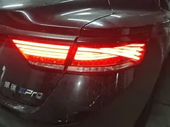 2022 Geely Emgrand GT 1.5T PHEV, чёрный — фото 8