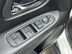 2022 Honda Vezel 1.5L CVT Pioneer, белый — фото 12