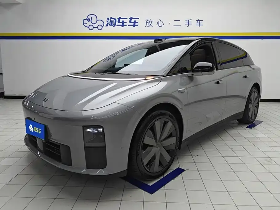2025 Li Auto i6 4WD Standard