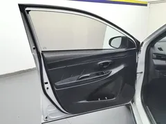 2022 Toyota Yaris L Zhixuan X 1.5L CVT PLUS, белый — фото 7