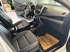 2022 Toyota Yaris L Zhixuan X 1.5L CVT PLUS, белый — фото 15