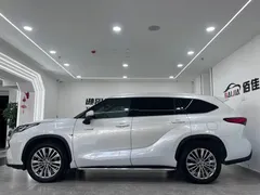 2022 Toyota Highlander Hybrid 2.5L 4WD Premium 7, белый — фото 4
