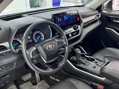 2022 Toyota Highlander Hybrid 2.5L 4WD Premium 7, белый — фото 21