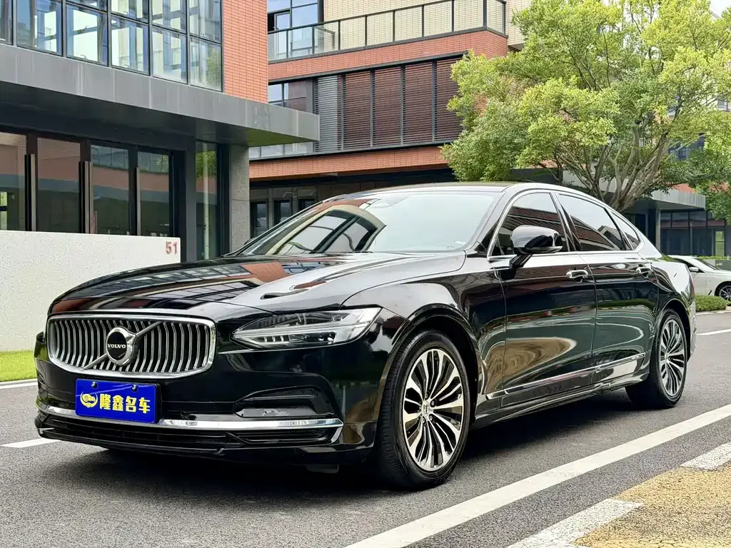 2023 Volvo S90