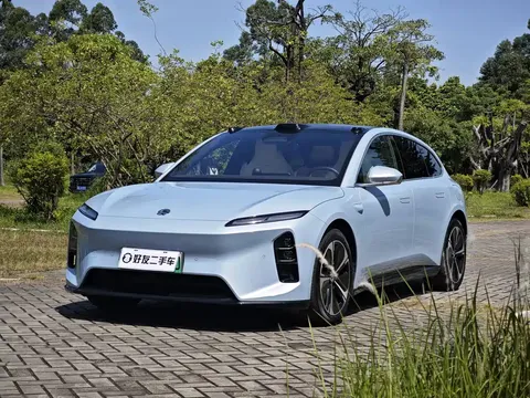 2025 Nio ET5T 75kWh Touring