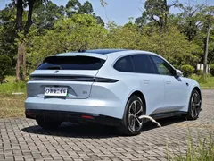 2025 Nio ET5T 75kWh Touring — фото 5