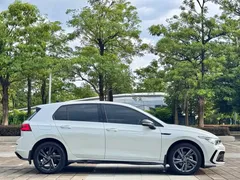 2021 Volkswagen Golf 280TSI DSG R-Line, белый — фото 25