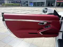 2020 Porsche 718 Boxster 2.0T, белый — фото 16
