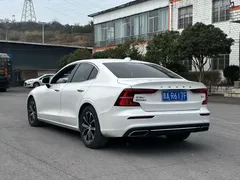 2022 Volvo S60 B4 Luxury, белый — фото 7
