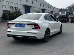 2022 Volvo S60 B4 Luxury, белый — фото 9
