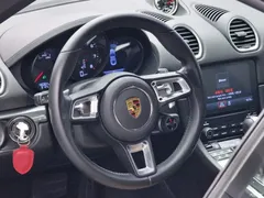2022 Porsche 718 Cayman 2.0T, белый — фото 10