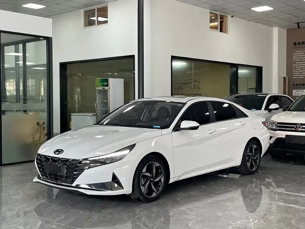 2022 Hyundai Elantra 1.5L CVT LUX Premium