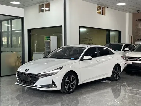2022 Hyundai Elantra 1.5L CVT LUX Premium