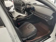 2022 Hyundai Elantra 1.5L CVT LUX Premium, белый — фото 6