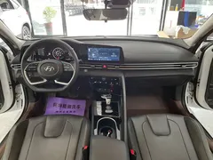 2022 Hyundai Elantra 1.5L CVT LUX Premium, белый — фото 7