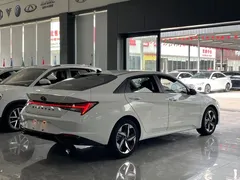 2022 Hyundai Elantra 1.5L CVT LUX Premium, белый — фото 16