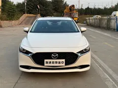 2022 Mazda 3 2.0L AT, белый — фото 2
