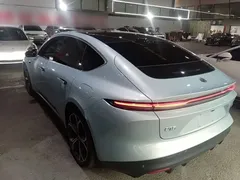 2024 Nio ET5 75kWh EV, синий — фото 23