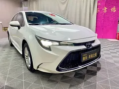 2021 Toyota Levin 185T CVT Luxury, белый — фото 3