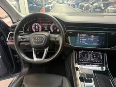 2023 Audi Q7 55 TFSI quattro S line, чёрный — фото 16