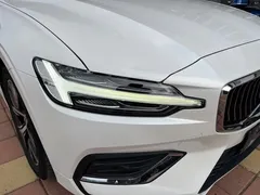 2023 Volvo S60 B4 Luxury, белый — фото 22