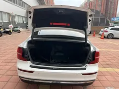 2023 Volvo S60 B4 Luxury, белый — фото 29