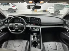 2023 Hyundai Elantra 1.5L CVT TOP Flagship, белый — фото 15