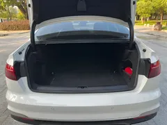 2022 Audi A4L 40 TFSI, белый — фото 17