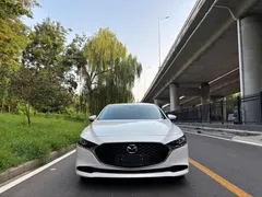 2022 Mazda 3 2.0L AT Quality, белый — фото 2