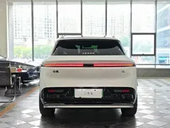 2025 Zeekr 7X 75kWh RWD Smart Driving, белый — фото 15
