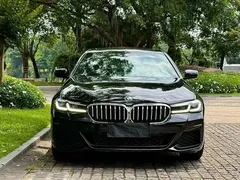 2022 BMW 5 Series 5 525Li M, чёрный — фото 2