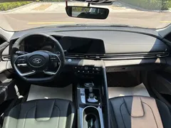 2022 Hyundai Elantra 1.5L CVT LUX Premium — фото 12