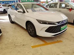 2026 BYD Qin L DM-i 128KM, белый — фото 9