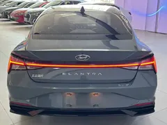 2022 Hyundai Elantra 1.5L CVT LUX Premium — фото 5